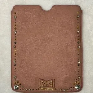 新品　MIU MIU iPadレザーケース Miu Miu Pink Leather Studded iPad Case Top Sale | Clothing